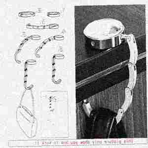 Складной держатель-вешалка для дамской сумочки.